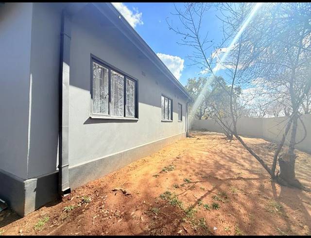 4 BEDROOM HOUSE FOR SALE IN VANDERBIJLPARK CW 3